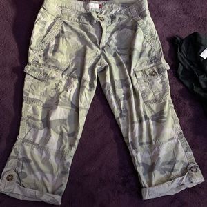 So comfy , camo Capri